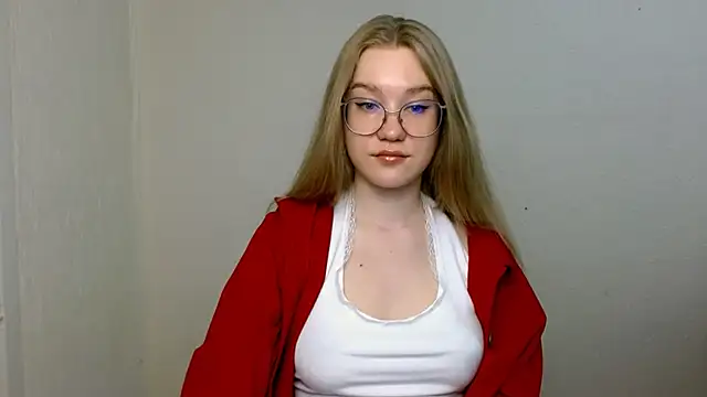 Snapshot of cindi_hot chatting on 06.13.26 cindi hot online show from 06.13.26