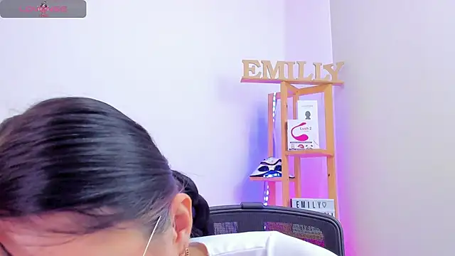 EmillySanders online show from 10.10.25