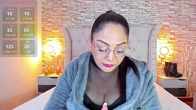 Gina Myers online show from 03.06.25