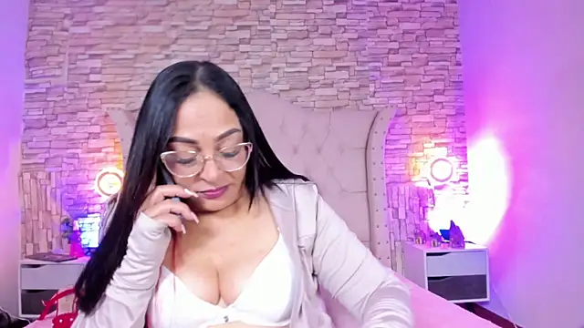 Gina Myers online show from 02.05.26