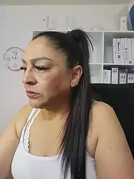 Snapshot of Gina_Myers chatting on 05.28.26 Gina Myers online show from 05.28.26