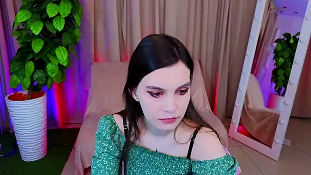 SusieMorris online show from 03.21.25