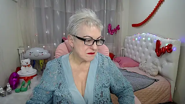 KayleSmoll online show from 02.20.25