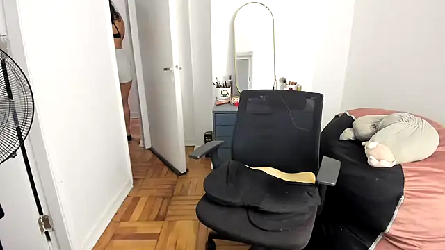 Snapshot of cinnamon_rosa chatting on 01.29.25 cinnamon rosa online show from 01.29.25