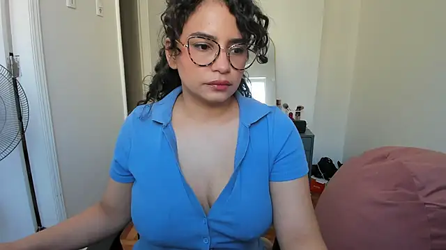 Snapshot of cinnamon_rosa chatting on 02.06.25 cinnamon rosa online show from 02.06.25