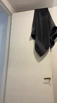 Snapshot of cinnamon_rosa chatting on 12.15.25 cinnamon rosa online show from 12.15.25