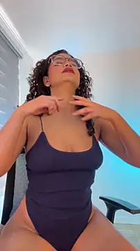 Snapshot of cinnamon_rosa chatting on 01.16.26 cinnamon rosa online show from 01.16.26