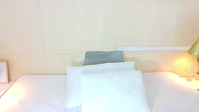 Shamiraa moore online show from 10.20.25