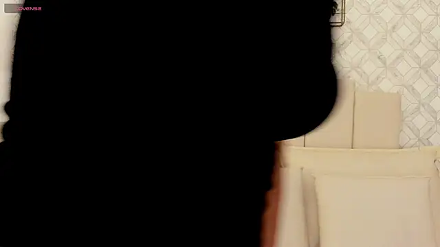 Snapshot of MarianaSanz chatting on 02.21.25 MarianaSanz online show from 02.21.25