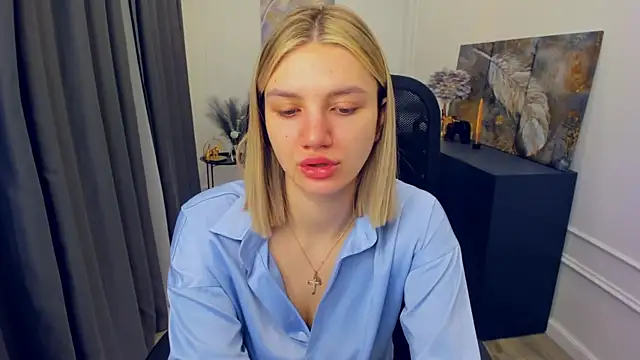 SelenaeMoore online show from 04.18.26