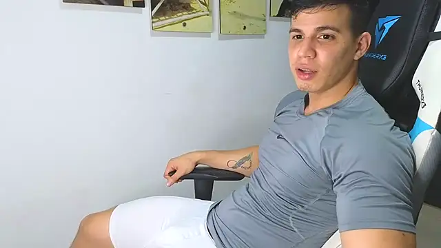 Snapshot of Ethanstill1 chatting on 01.28.25 Ethanstill1 online show from 01.28.25