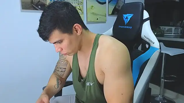 Snapshot of Ethanstill1 chatting on 02.14.25 Ethanstill1 online show from 02.14.25