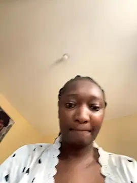 Snapshot of annkeller chatting on 11.18.25 annkeller online show from 11.18.25