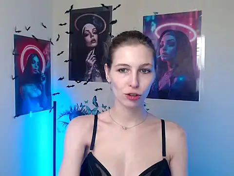 StrangerGi online show from 11.11.25