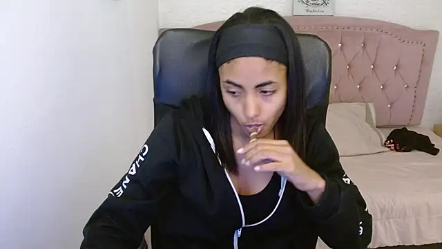 shaneelle online show from 03.07.25