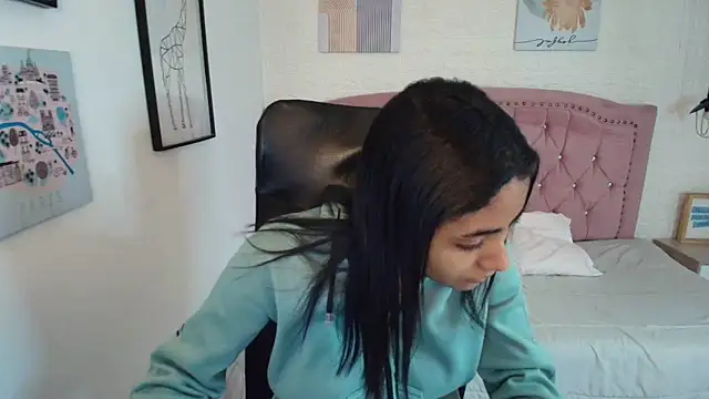 shaneelle online show from 12.19.25