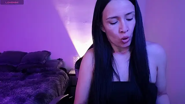 cristal hilton 10 online show from 01.18.26