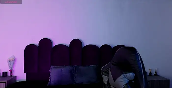 cristal hilton 10 online show from 02.07.26