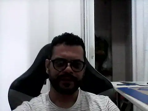 Snapshot of HornyBeachBoyBR chatting on 08.06.26 HornyBeachBoyBR online show from 08.06.26
