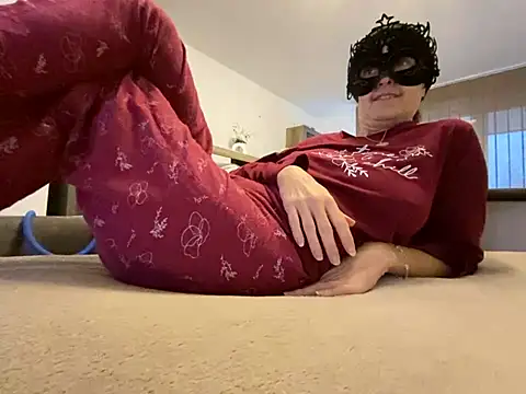 Marilou1983 online show from 01.16.25