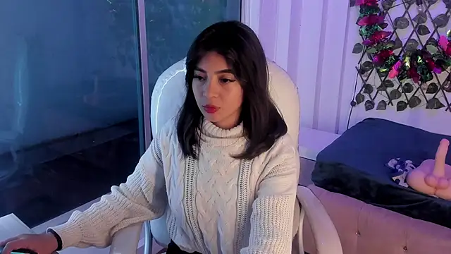 Snapshot of Vic_beckeer chatting on 12.24.24 Vic beckeer online show from 12.24.24