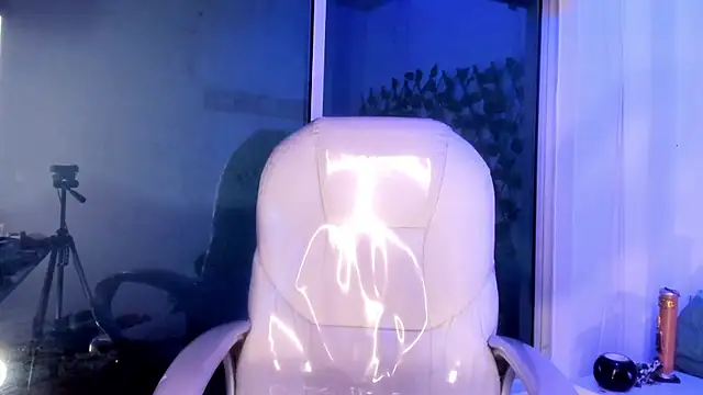 Snapshot of Vic_beckeer chatting on 02.17.25 Vic beckeer online show from 02.17.25