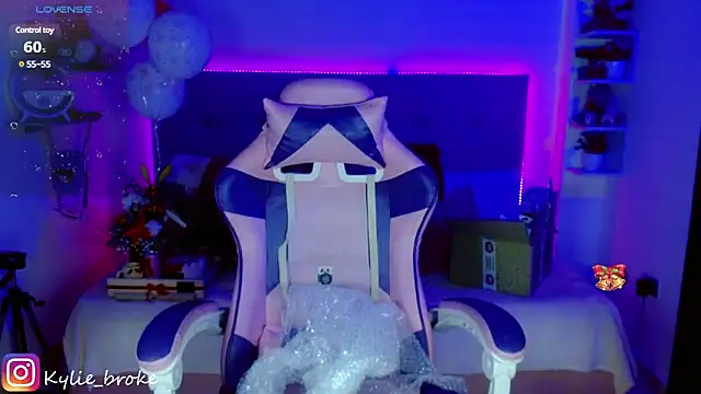 Kylie brokee online show from 12.21.24