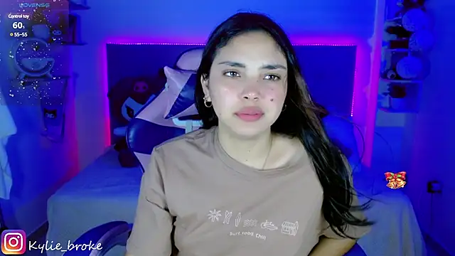 Kylie brokee online show from 01.05.25