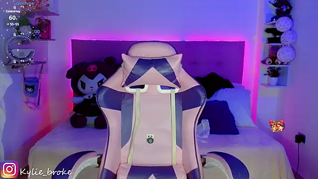 Kylie brokee online show from 01.06.25