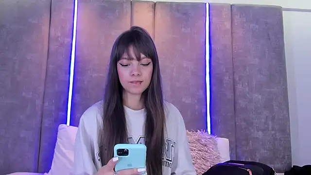 AmmyJones  online show from 02.18.25