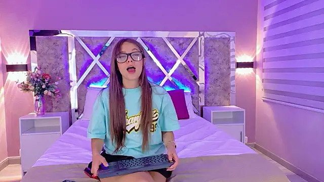 AmmyJones  online show from 04.12.26