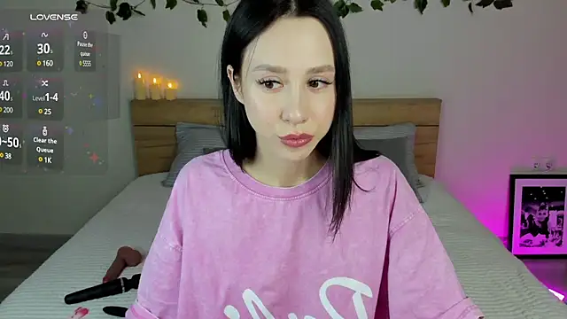 Amelia Martinz online show from 12.21.24