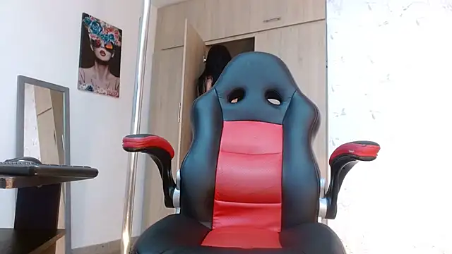 PaulinaRubio  online show from 12.27.24