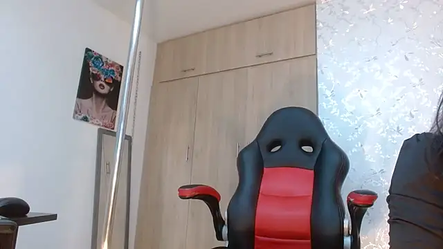 PaulinaRubio  online show from 02.21.25