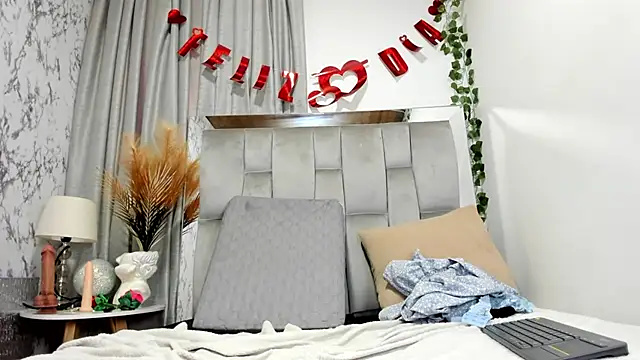 Snapshot of _Marcela__ chatting on 02.28.25 Marcela online show from 02.28.25