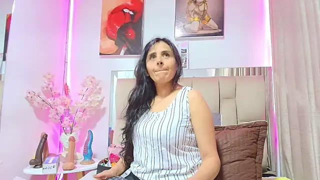 Snapshot of _Marcela__ chatting on 05.18.26 Marcela online show from 05.18.26