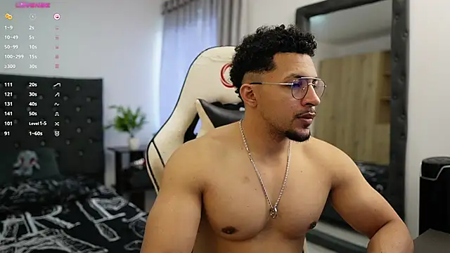 Snapshot of Martin_Logan chatting on 02.01.25 Martin Logan online show from 02.01.25