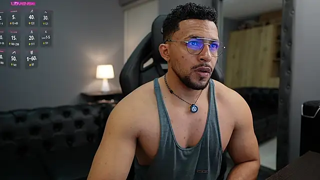 Snapshot of Martin_Logan chatting on 02.01.26 Martin Logan online show from 02.01.26