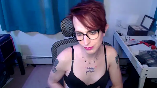 Snapshot of RyffBurnz chatting on 03.07.25 RyffBurnz online show from 03.07.25