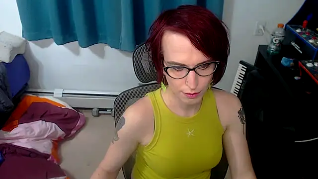 Snapshot of RyffBurnz chatting on 10.15.25 RyffBurnz online show from 10.15.25