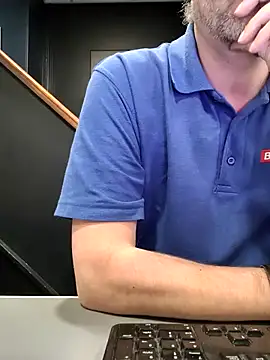 Snapshot of JulianJ50 chatting on 12.05.25 JulianJ50 online show from 12.05.25