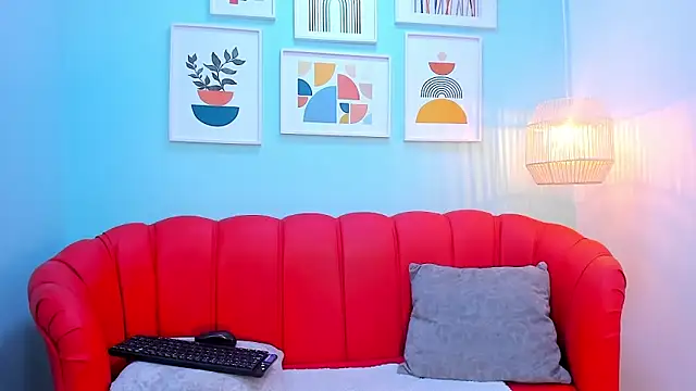 Nahiajhonson  online show from 03.19.25