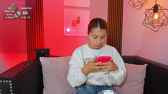 Nahiajhonson  online show from 03.27.26