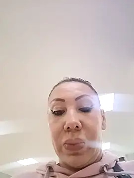 coral smitth online show from 11.05.25