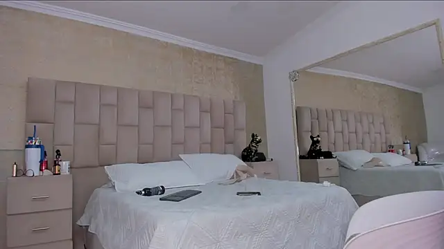 Snapshot of EmmaTorres_ chatting on 01.22.25 EmmaTorres  online show from 01.22.25