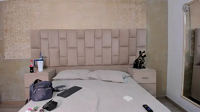 Snapshot of EmmaTorres_ chatting on 01.31.25 EmmaTorres  online show from 01.31.25