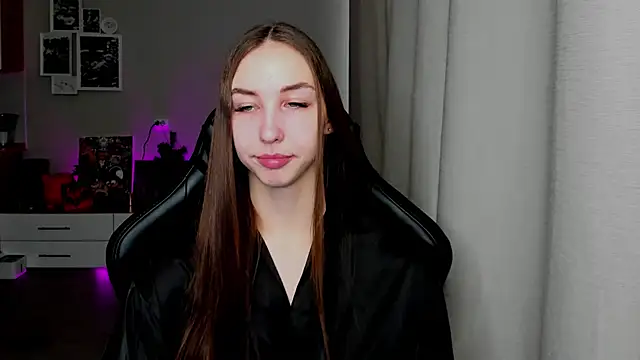 Snapshot of Sm0ly chatting on 04.01.26 Sm0ly online show from 04.01.26