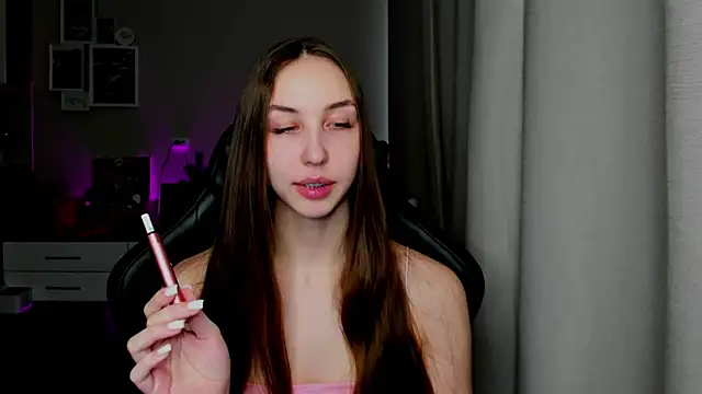 Snapshot of Sm0ly chatting on 04.16.26 Sm0ly online show from 04.16.26