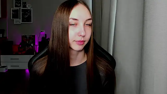 Snapshot of Sm0ly chatting on 04.28.26 Sm0ly online show from 04.28.26