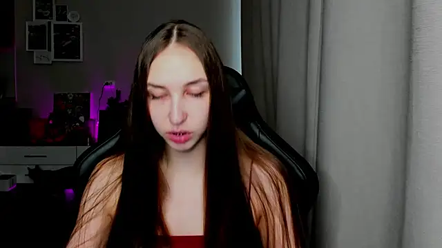 Snapshot of Sm0ly chatting on 05.02.26 Sm0ly online show from 05.02.26